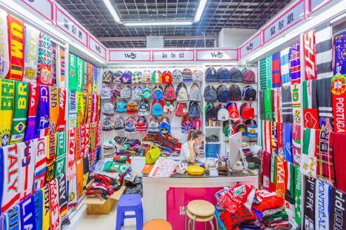 做小生意賺大錢(qián) 實(shí)拍義烏小商品批發(fā)市場(chǎng)的日用品批發(fā)商機(jī)
