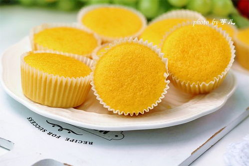 簡(jiǎn)單快速的海綿紙杯蛋糕 松軟可口，不開裂不塌陷，一次成功
